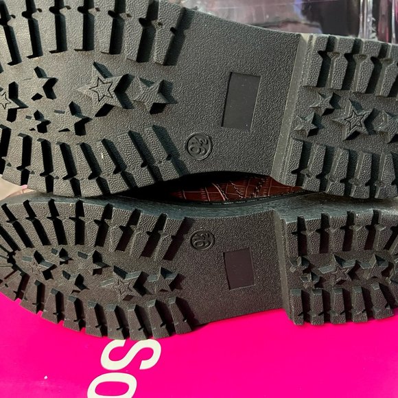 SO Bowfin Women's Combat Boots Burgandy size 9.5 - Picture 5 of 7